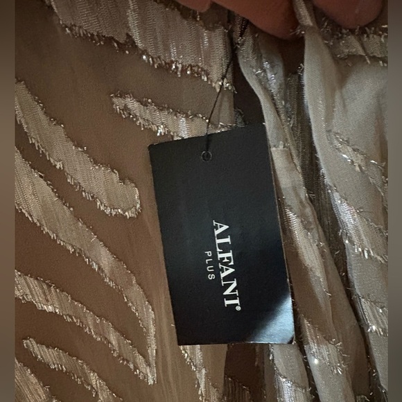 Sheer Zebra Animal Print Silver Sheer Blouse 1X Plus NWT - Picture 9 of 10